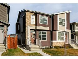 260 Corner Meadows Way NE Calgary, AB T3N 1Y4