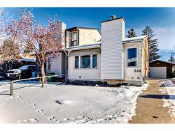 224 Pinemill Mews NE Calgary, AB T1Y 4R2