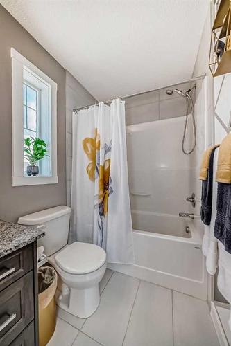 9 Legacy Glen Row Se, Calgary, AB - Indoor Photo Showing Bathroom