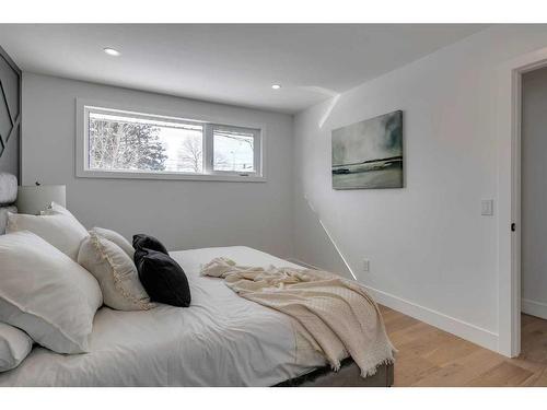 185 Westminster Drive Sw, Calgary, AB - Indoor Photo Showing Bedroom