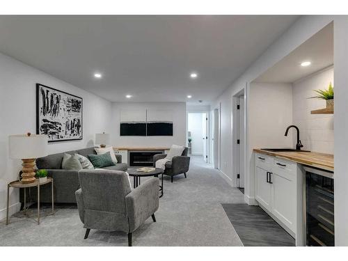 185 Westminster Drive Sw, Calgary, AB - Indoor Photo Showing Living Room