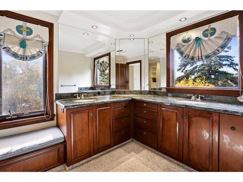 612 Varsity Estates Place Nw, Calgary, AB - Indoor Photo Showing Kitchen