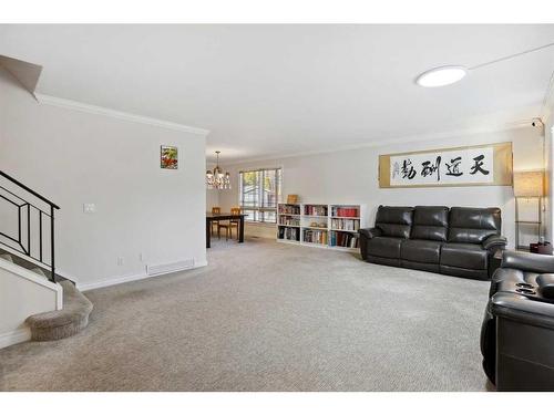 612 Varsity Estates Place Nw, Calgary, AB - Indoor Photo Showing Living Room