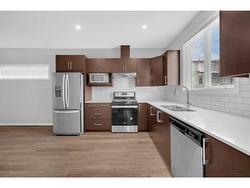 102-140 Redstone Walk NE Calgary, AB T3N 1M6