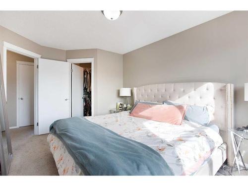 140 Prestwick Heights Se, Calgary, AB - Indoor Photo Showing Bedroom