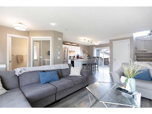 140 Prestwick Heights Se, Calgary, AB - Indoor Photo Showing Living Room