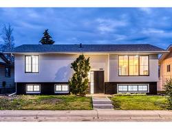 284 Queen Alexandra Road SE Calgary, AB T2J 3P5