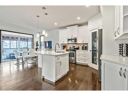 266 Everoak Drive Sw, Calgary, AB - Indoor Photo Showing Kitchen With Stainless Steel Kitchen With Upgraded Kitchen