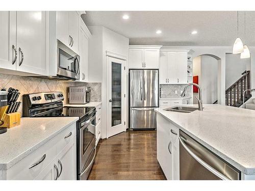 266 Everoak Drive Sw, Calgary, AB - Indoor Photo Showing Kitchen With Stainless Steel Kitchen With Upgraded Kitchen