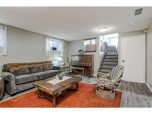 28 Beddington Crescent Ne, Calgary, AB - Indoor Photo Showing Living Room