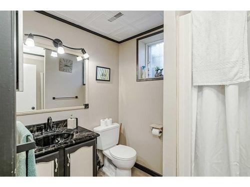 28 Beddington Crescent Ne, Calgary, AB - Indoor Photo Showing Bathroom