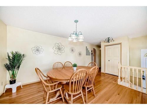 5031 Marian Road Ne, Calgary, AB - Indoor Photo Showing Dining Room