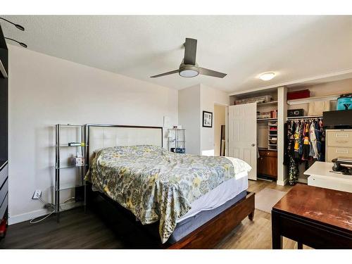 3922 Fonda Way Se, Calgary, AB - Indoor Photo Showing Bedroom