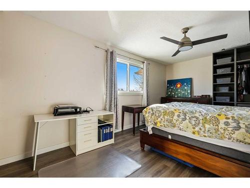 3922 Fonda Way Se, Calgary, AB - Indoor Photo Showing Bedroom