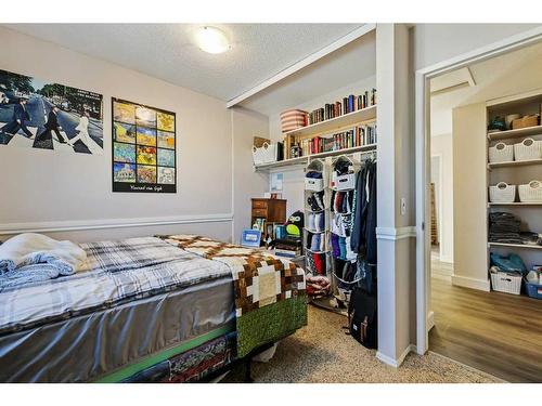 3922 Fonda Way Se, Calgary, AB - Indoor Photo Showing Bedroom