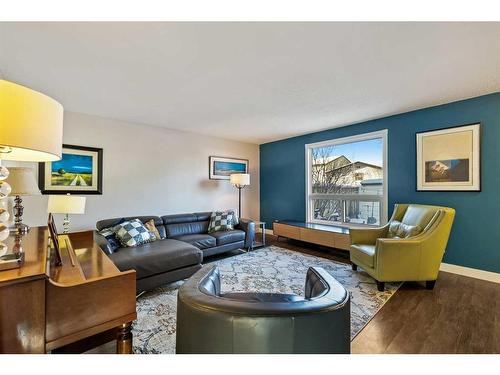 3922 Fonda Way Se, Calgary, AB - Indoor Photo Showing Living Room