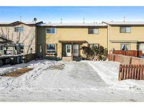 3922 Fonda Way Se, Calgary, AB - Outdoor