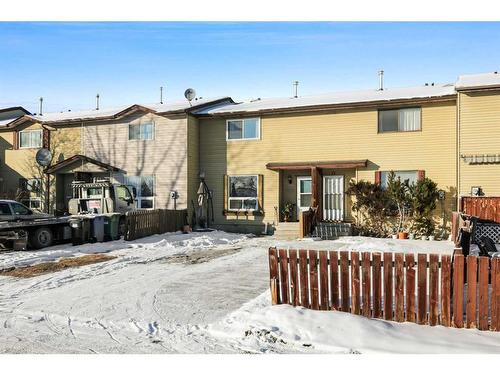 3922 Fonda Way Se, Calgary, AB - Outdoor