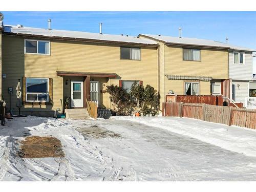 3922 Fonda Way Se, Calgary, AB - Outdoor