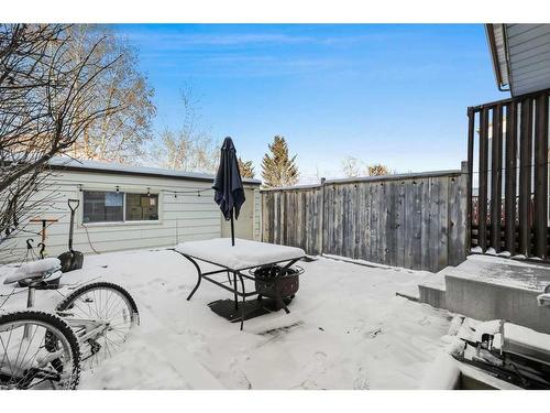 3922 Fonda Way Se, Calgary, AB - Outdoor