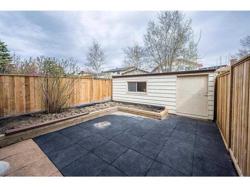 3922 Fonda Way Se, Calgary, AB - Outdoor