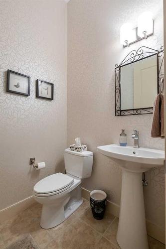 274 Cranleigh Place Se, Calgary, AB - Indoor Photo Showing Bathroom