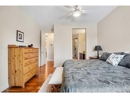 274 Cranleigh Place Se, Calgary, AB - Indoor Photo Showing Bedroom