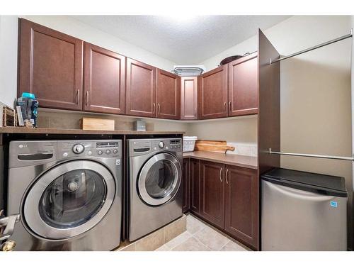 274 Cranleigh Place Se, Calgary, AB - Indoor Photo Showing Laundry Room