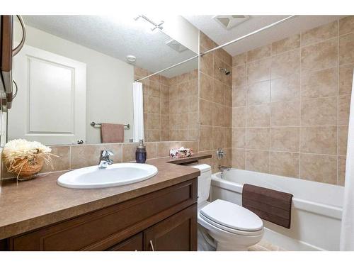 274 Cranleigh Place Se, Calgary, AB - Indoor Photo Showing Bathroom