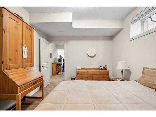 274 Cranleigh Place Se, Calgary, AB - Indoor Photo Showing Bedroom