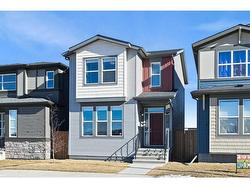 16 Howse Drive NE Calgary, AB T3P 0V4