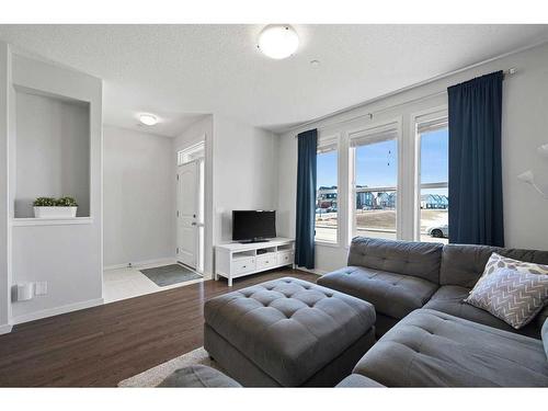 16 Howse Drive Ne, Calgary, AB - Indoor Photo Showing Living Room