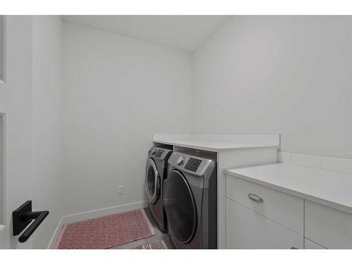 2005 48 Avenue Sw, Calgary, AB - Indoor Photo Showing Laundry Room