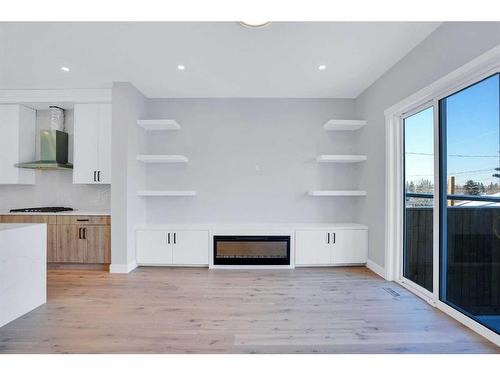 2110 23 Avenue Sw, Calgary, AB - Indoor Photo Showing Kitchen