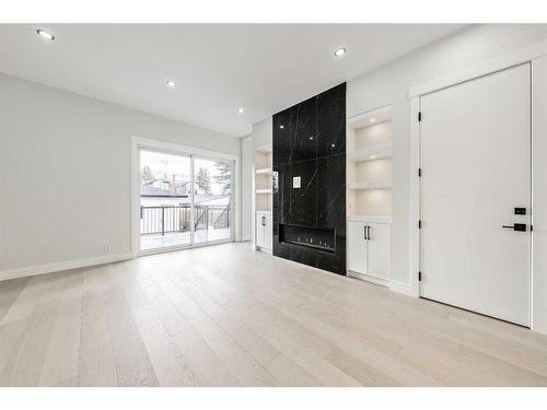 2428 23 Street Nw, Calgary, AB - Indoor Photo Showing Living Room