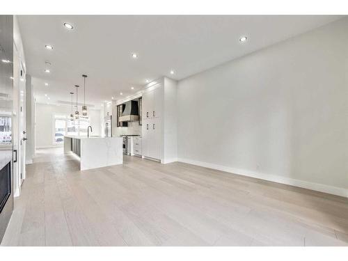 2428 23 Street Nw, Calgary, AB - Indoor Photo Showing Kitchen