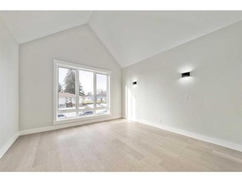 2428 23 Street Nw, Calgary, AB - Indoor Photo Showing Other Room