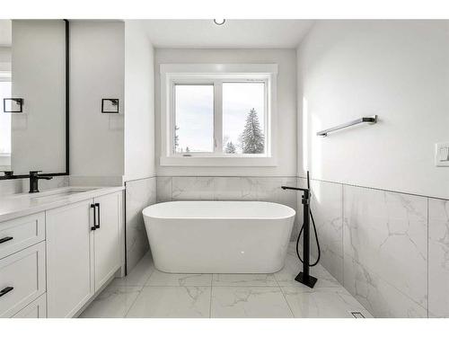 2428 23 Street Nw, Calgary, AB - Indoor Photo Showing Bathroom