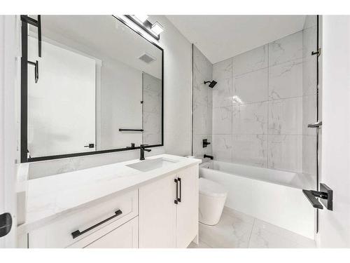 2428 23 Street Nw, Calgary, AB - Indoor Photo Showing Bathroom