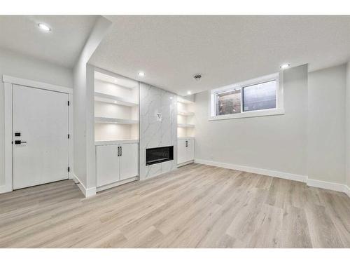 2428 23 Street Nw, Calgary, AB - Indoor Photo Showing Other Room