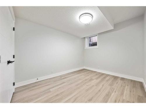 2428 23 Street Nw, Calgary, AB - Indoor Photo Showing Other Room