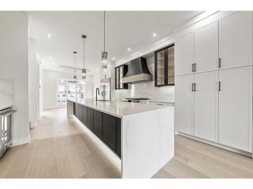 2428 23 Street Nw, Calgary, AB - Indoor Photo Showing Kitchen With Upgraded Kitchen