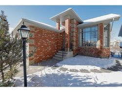 148 Citadel Manor NW Calgary, AB T3G 3Y5