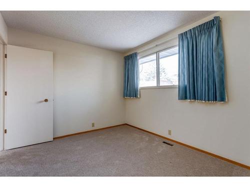 6119 Thornaby Way Nw, Calgary, AB - Indoor Photo Showing Other Room