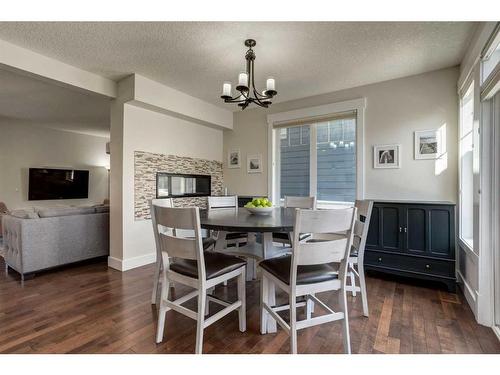 3808 Sarcee Road Sw, Calgary, AB - Indoor Photo Showing Dining Room