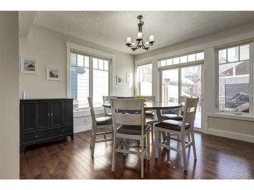 3808 Sarcee Road Sw, Calgary, AB - Indoor Photo Showing Dining Room