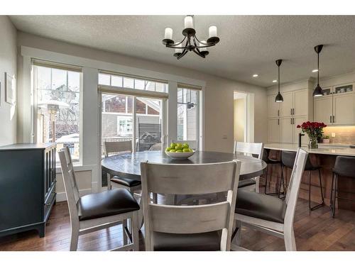 3808 Sarcee Road Sw, Calgary, AB - Indoor Photo Showing Dining Room