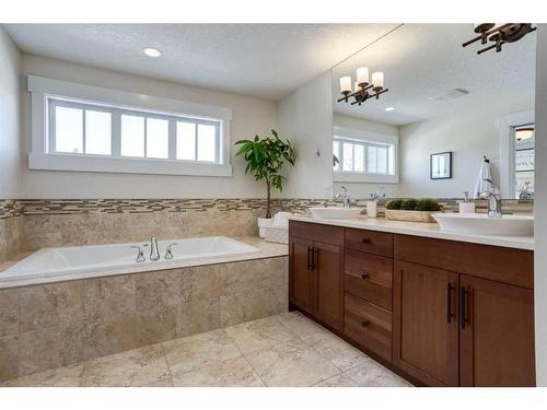 3808 Sarcee Road Sw, Calgary, AB - Indoor Photo Showing Bathroom