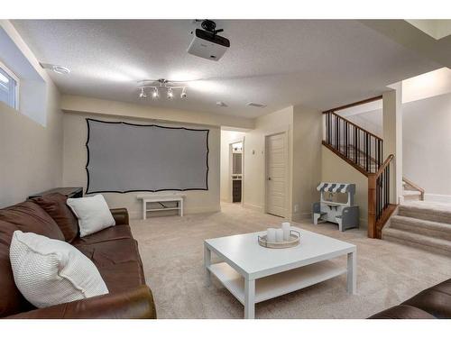 3808 Sarcee Road Sw, Calgary, AB - Indoor Photo Showing Living Room