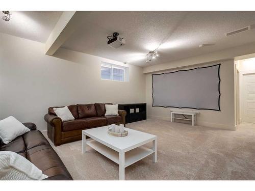 3808 Sarcee Road Sw, Calgary, AB - Indoor Photo Showing Living Room